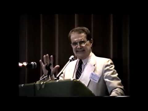 Divaldo Franco em 1990 - parte final de um seminário dado em Lisboa